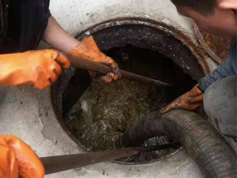 怀远清理化粪池时如何避免沼气的危害?